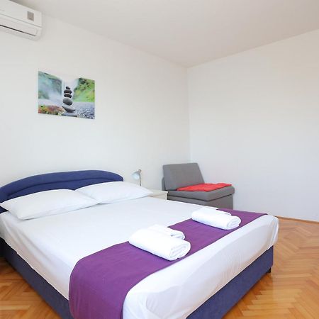 Apartments By The Sea Brela, Makarska - 2718 Номер фото