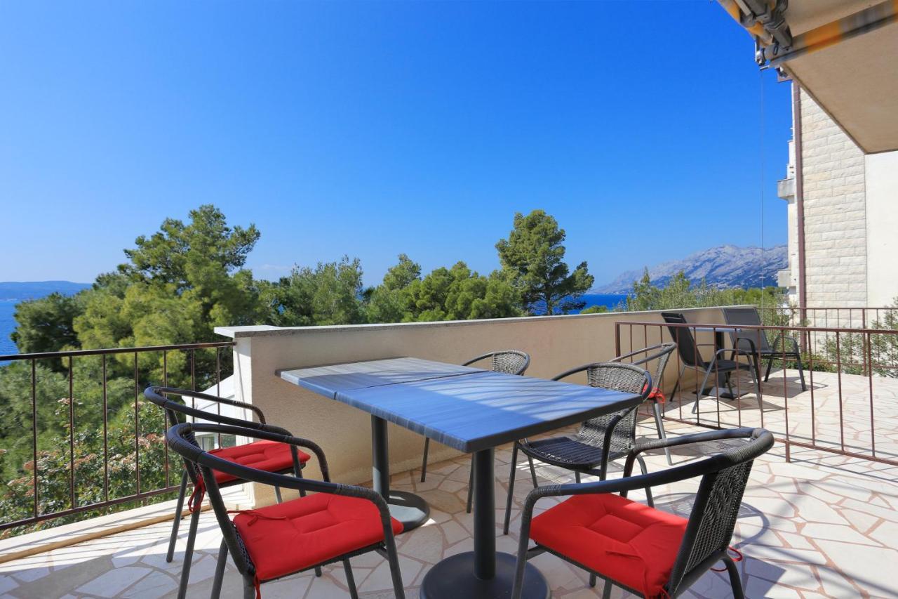 Apartments By The Sea Brela, Makarska - 2718 Экстерьер фото